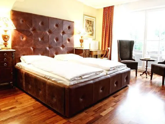Hotel Ashley's Garden Düsseldorf 4*,